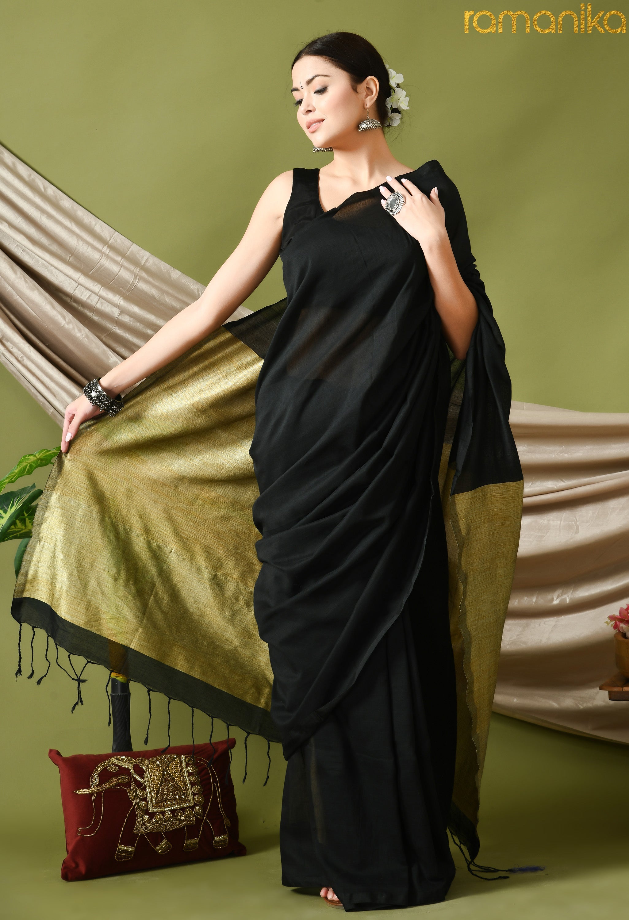 Handwoven Cotton Saree with Running Blouse (Black Beige)