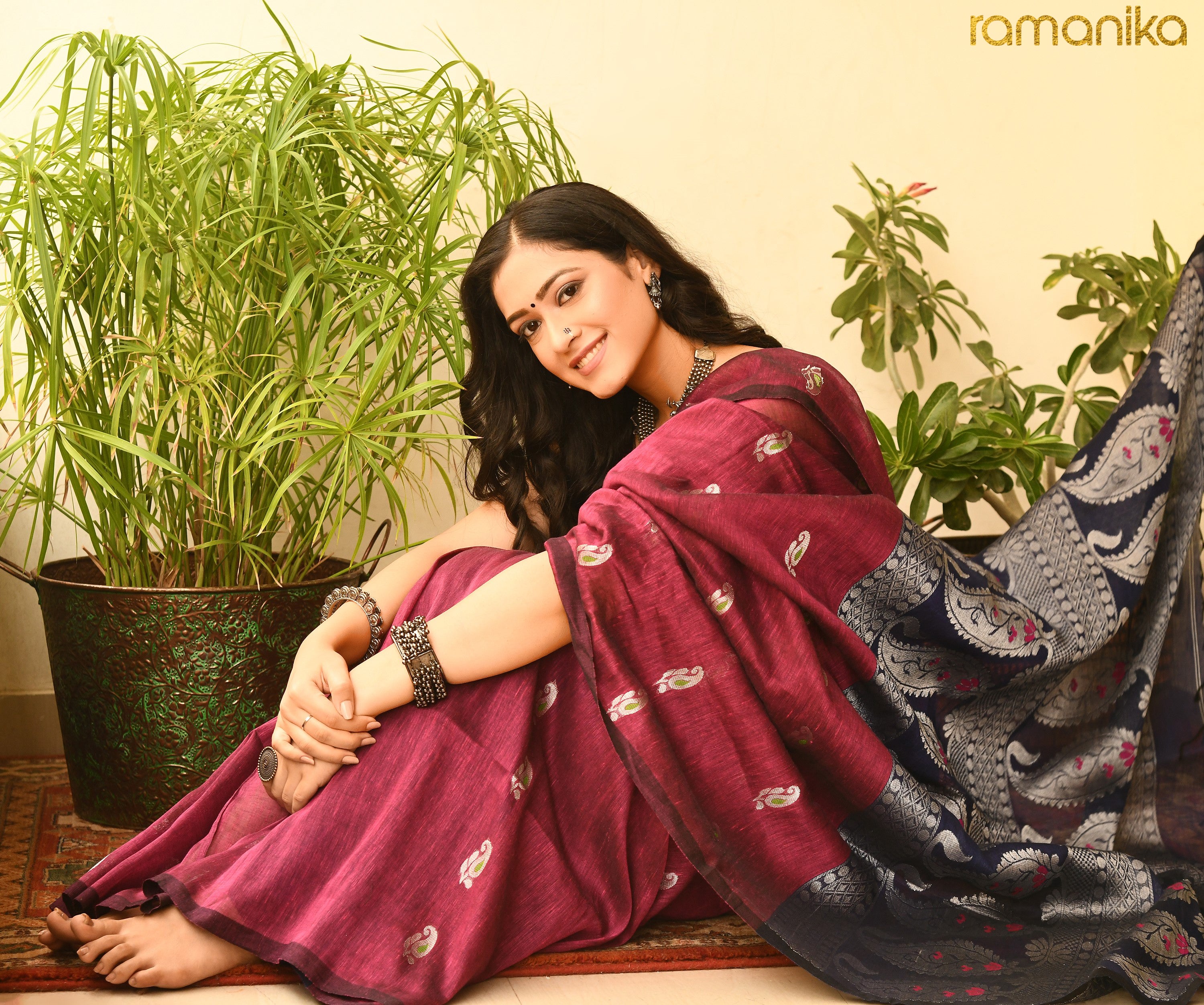 Banarasi Linen Saree with Running blouse (Maroon / Blue)