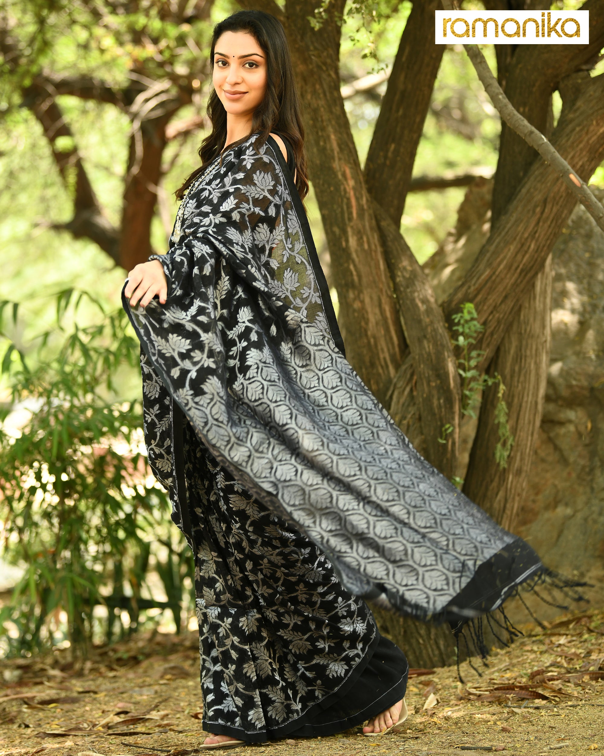 Handwoven Linen Banarsi Saree with Blouse (Black)