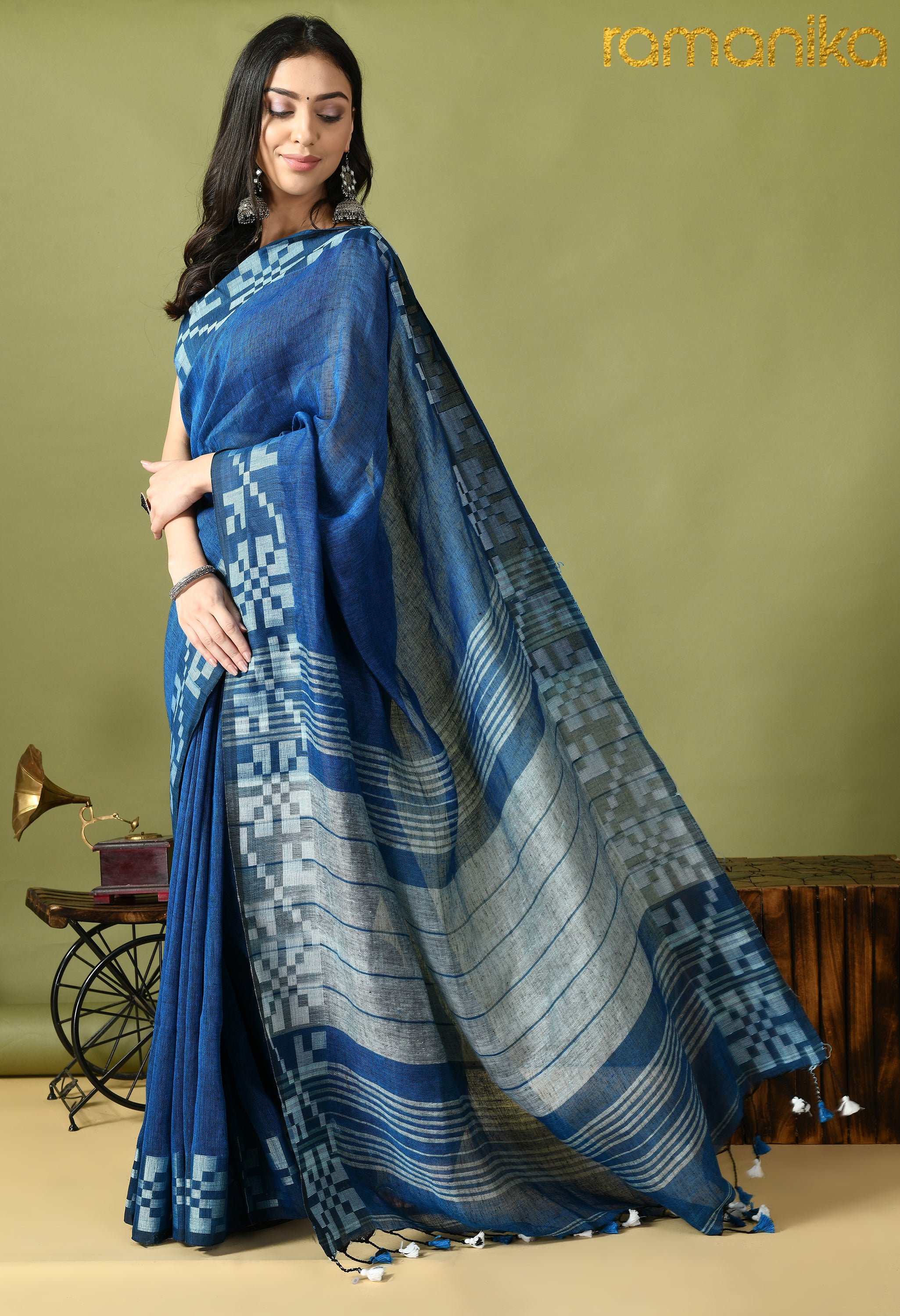 Handwoven Linen Saree (Blue)