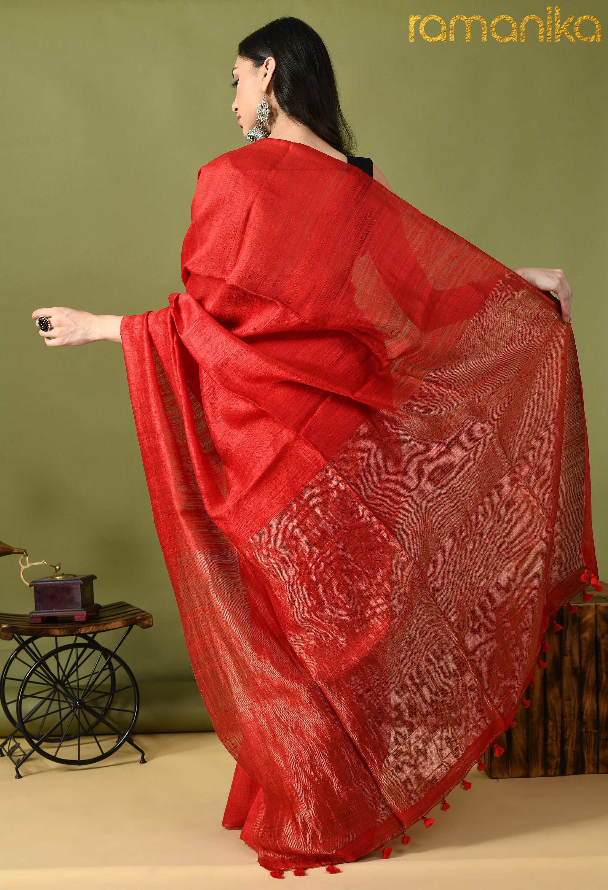 Handwoven Matka Silk Saree with Zari Pallu and Running Blouse (Red)